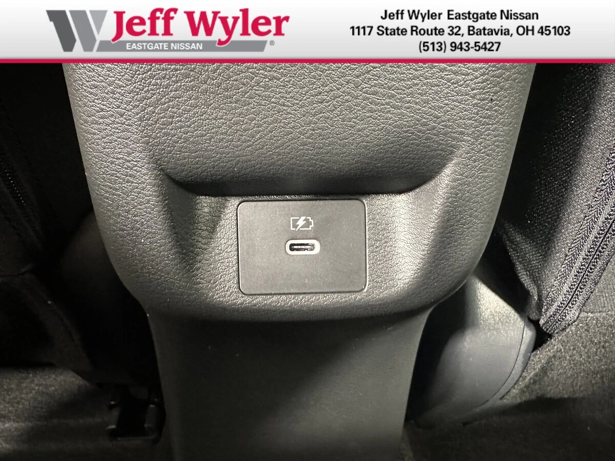 2025 Nissan Versa Sedan SV - Photo 31