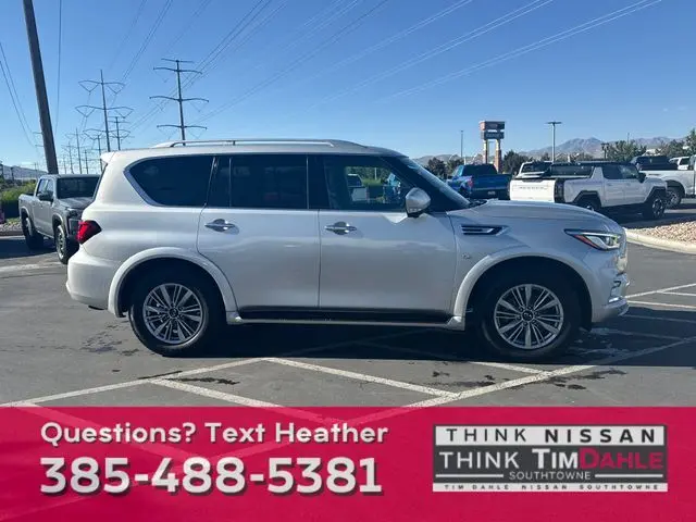 2019 Infiniti QX80 Luxe photo 6