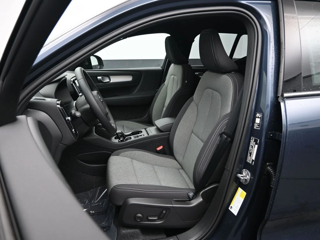 2026 Volvo - image 20