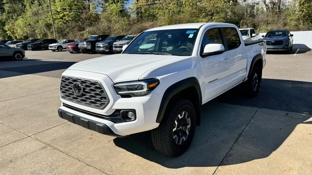 2023 Toyota Tacoma TRD Off-Road V6 photo 4