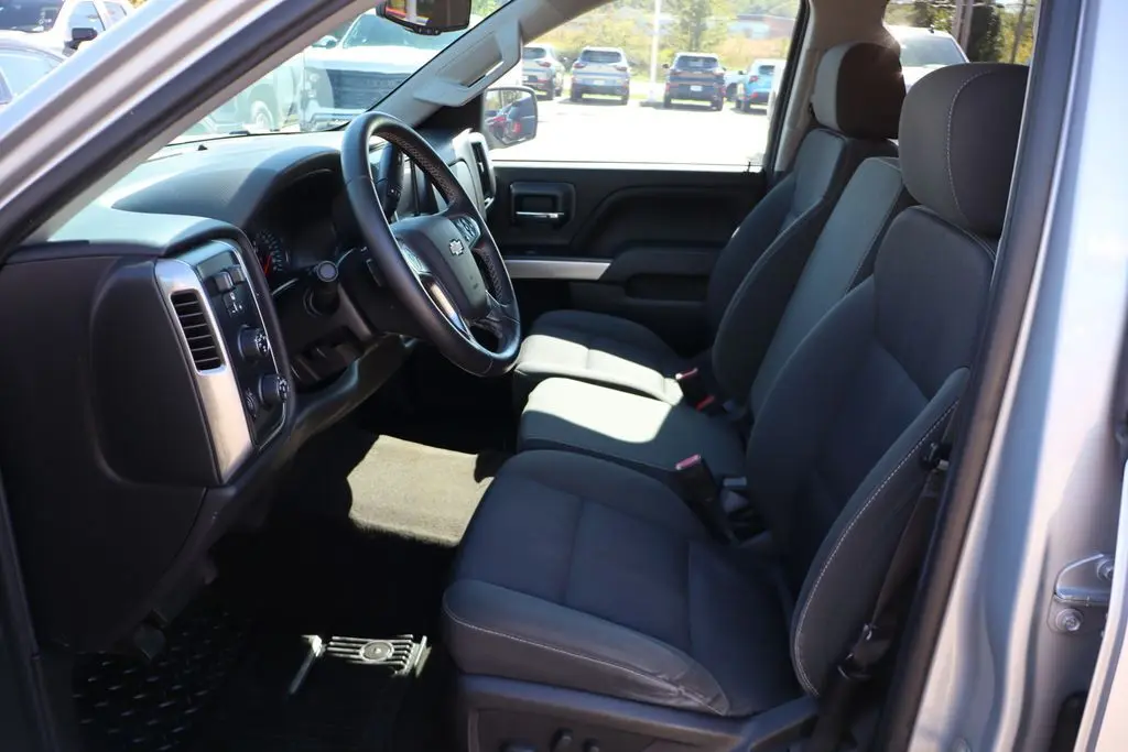 2015 Chevrolet Silverado LT photo 22