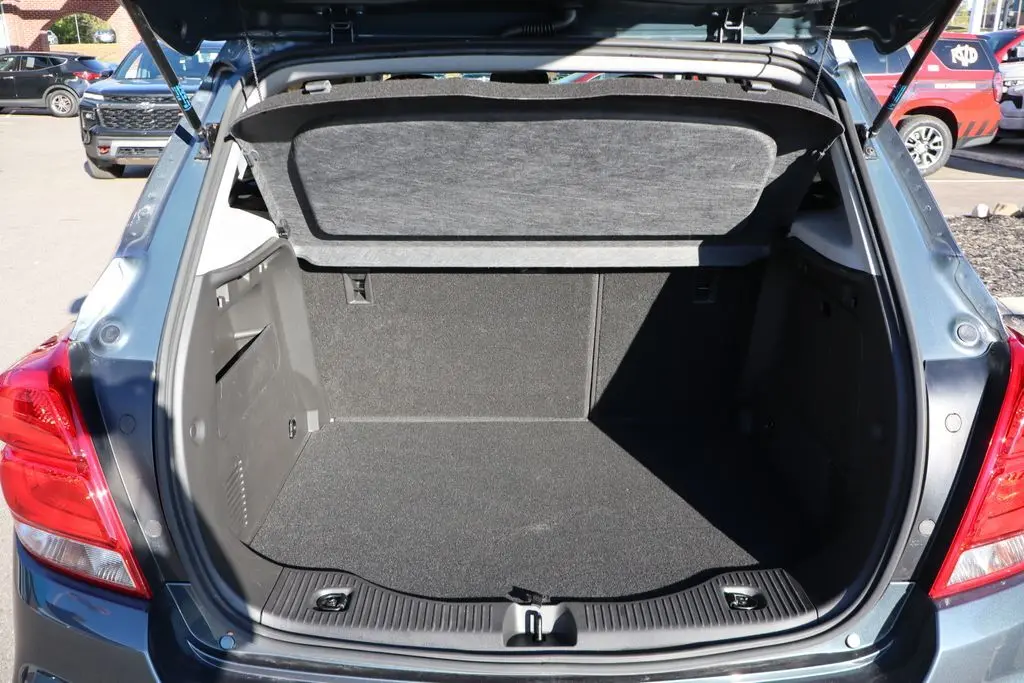 2022 Chevrolet Trax LT photo 31