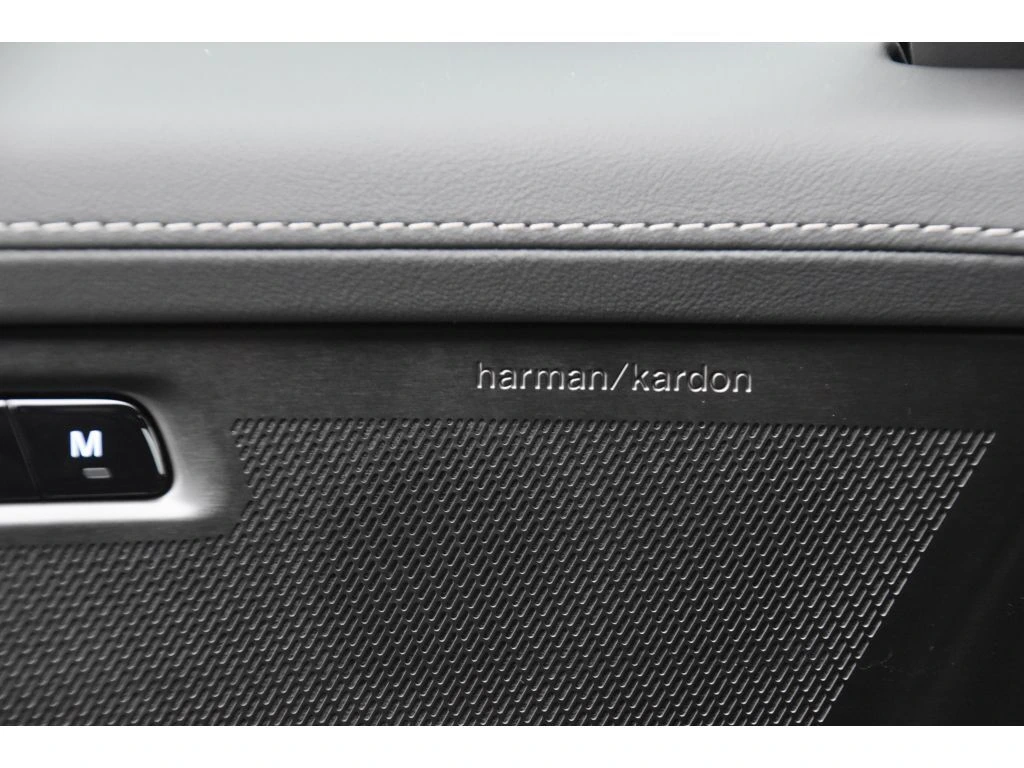 2026 Volvo - image 27