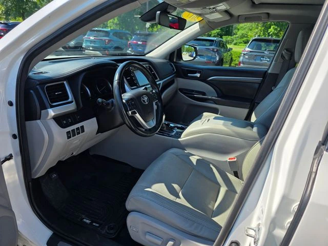 2017 Toyota Highlander Limited - Photo 15