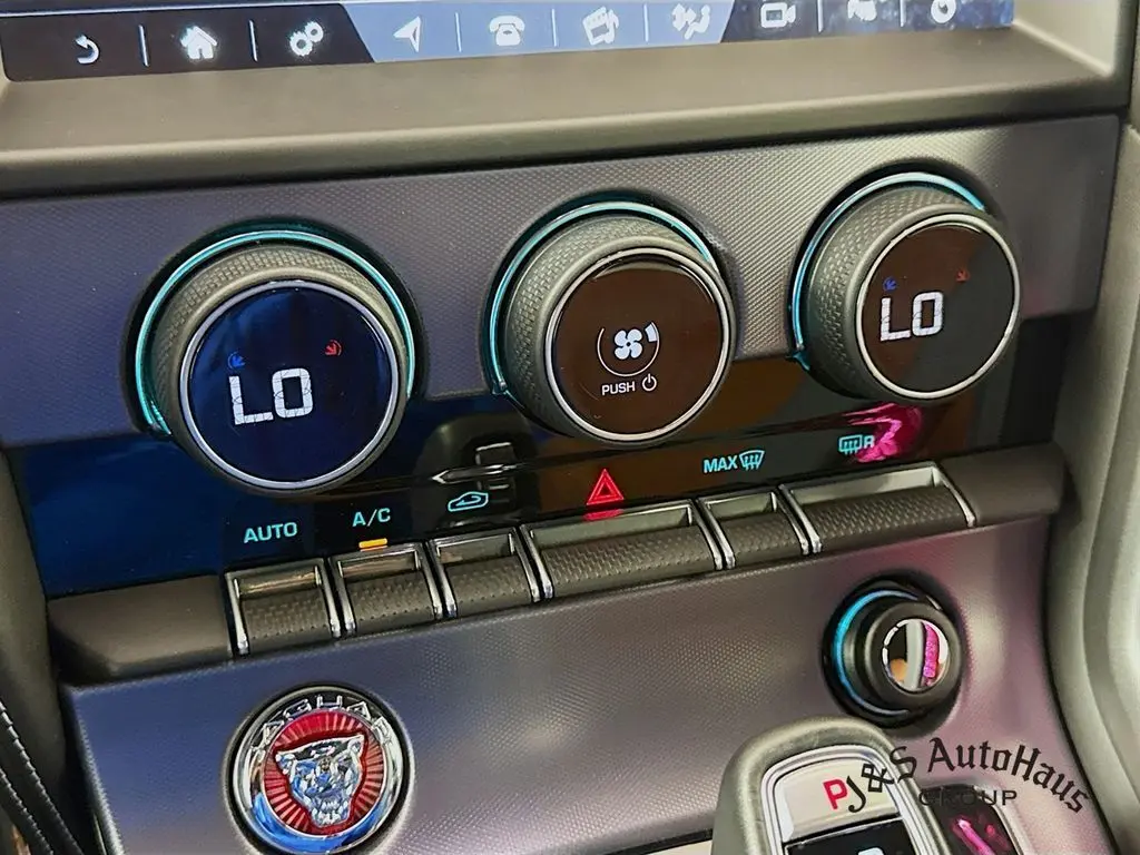 2021 Jaguar F-TYPE P300 photo 19