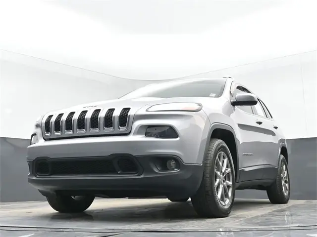 2018 Jeep Cherokee Latitude photo 38