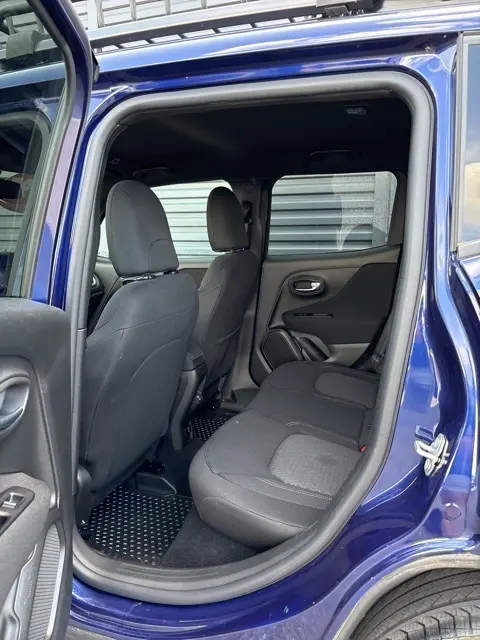 2021 Jeep Renegade Latitude photo 2