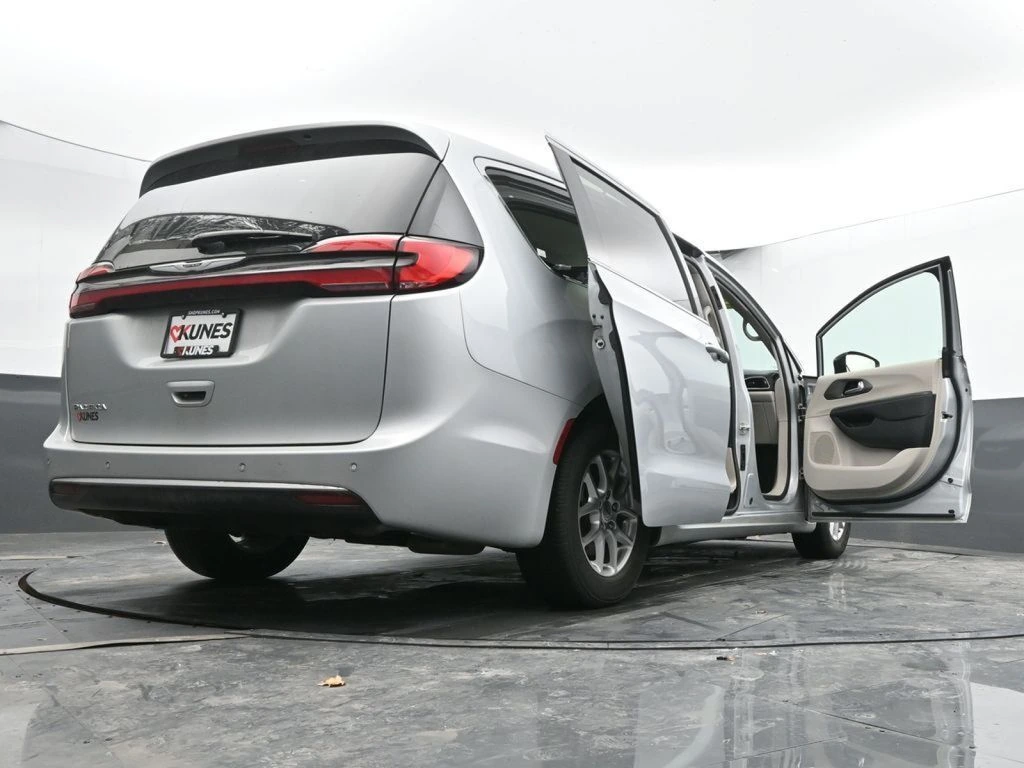 2024 Chrysler Pacifica Touring L - Photo 74