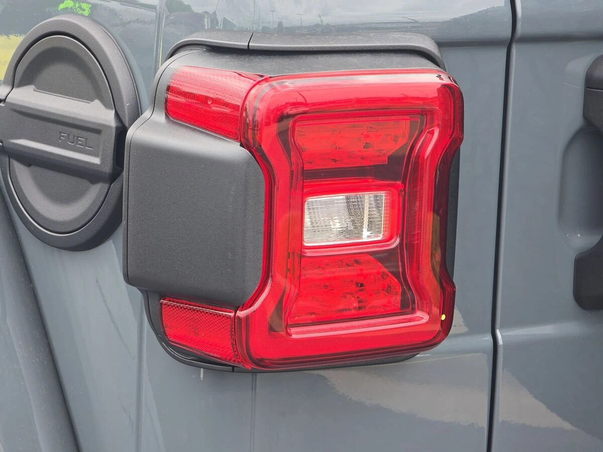 2025 Jeep Wrangler 4-Door Rubicon 392 Final Edition - Photo 31