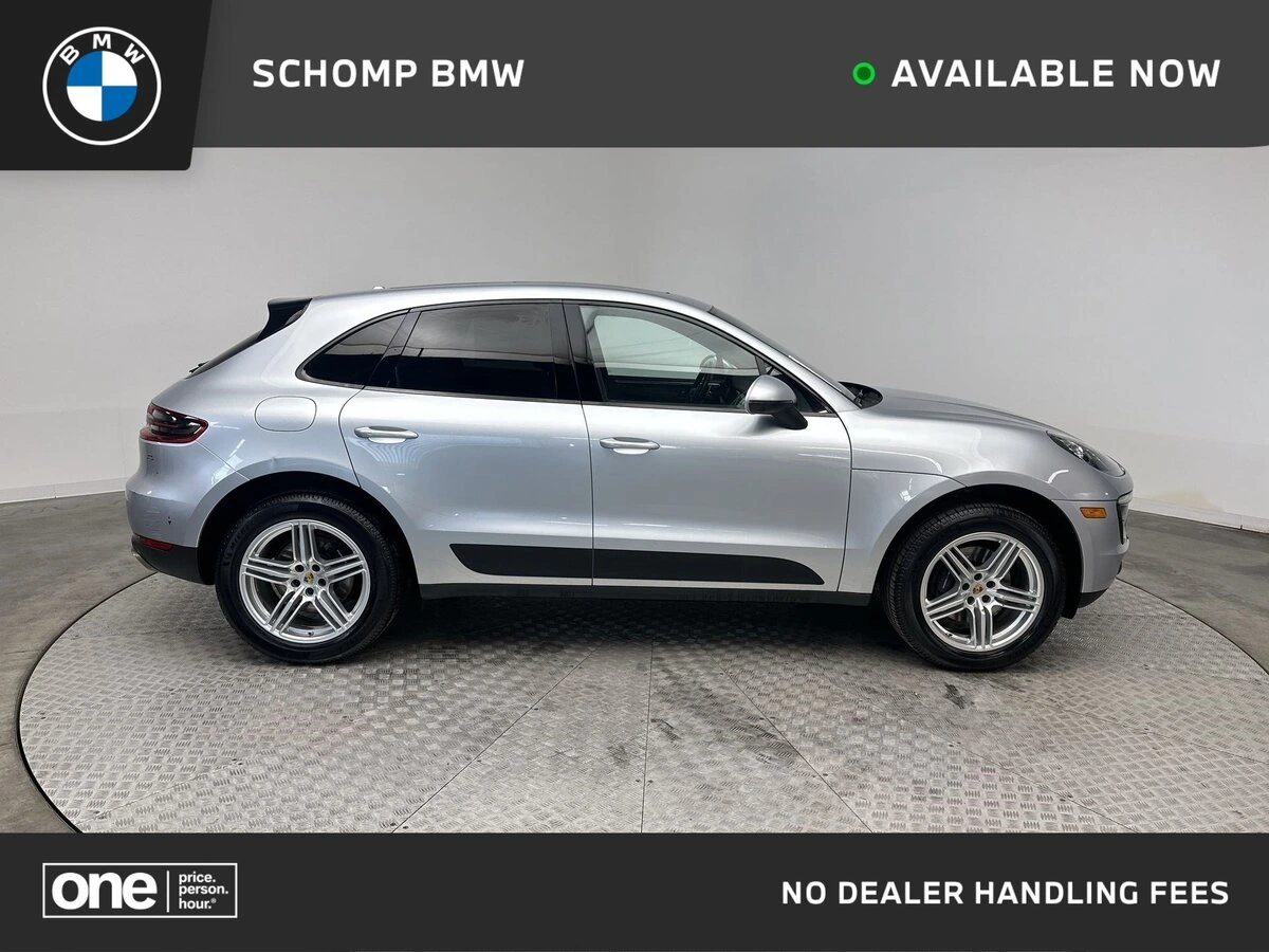 2017 Porsche Macan Base's photo