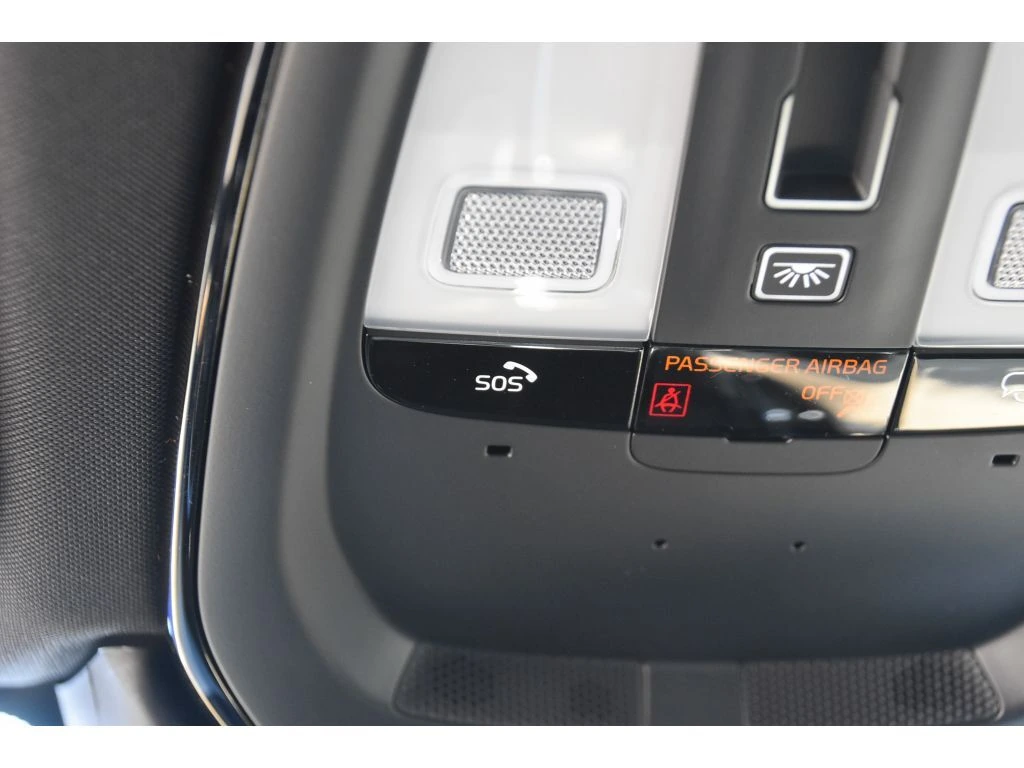 2026 Volvo - image 38