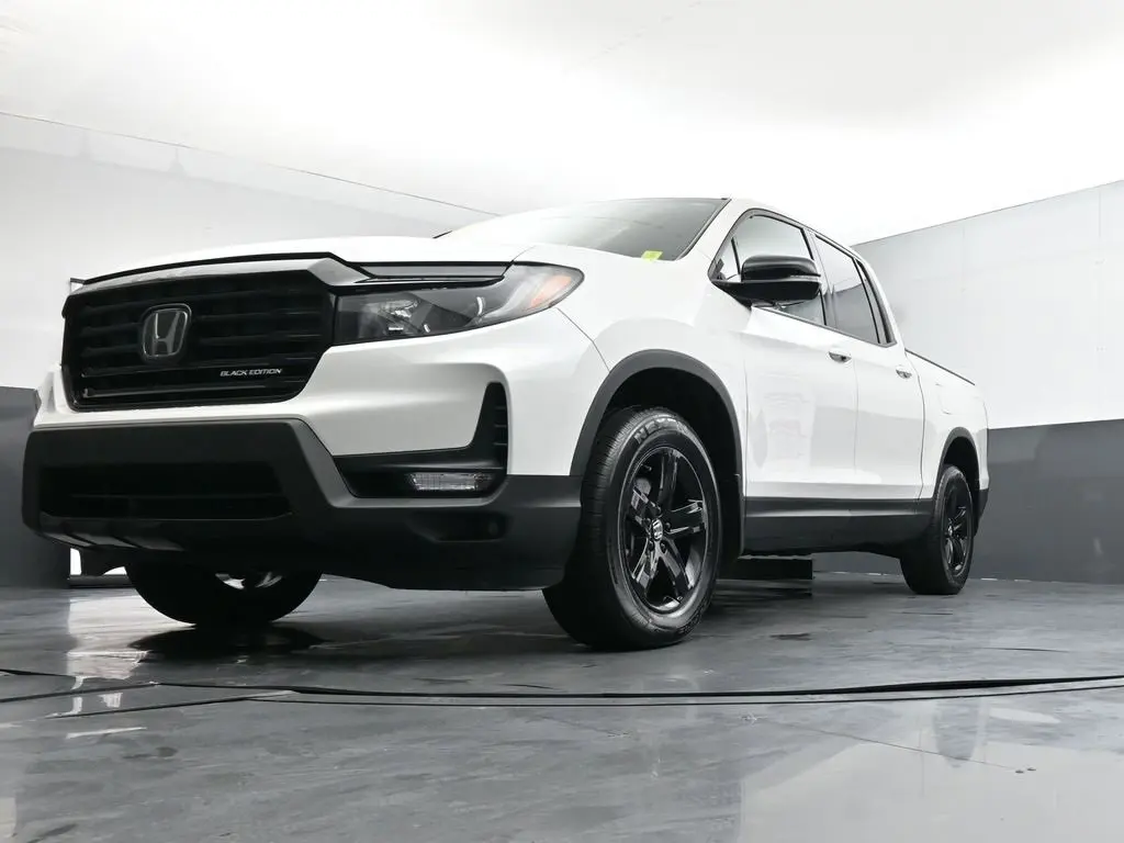 2023 Honda Ridgeline Black Edition photo 38