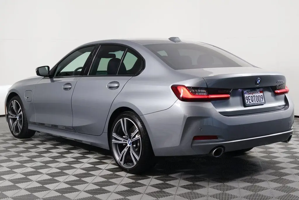 2023 Bmw 330e Sedan photo 6