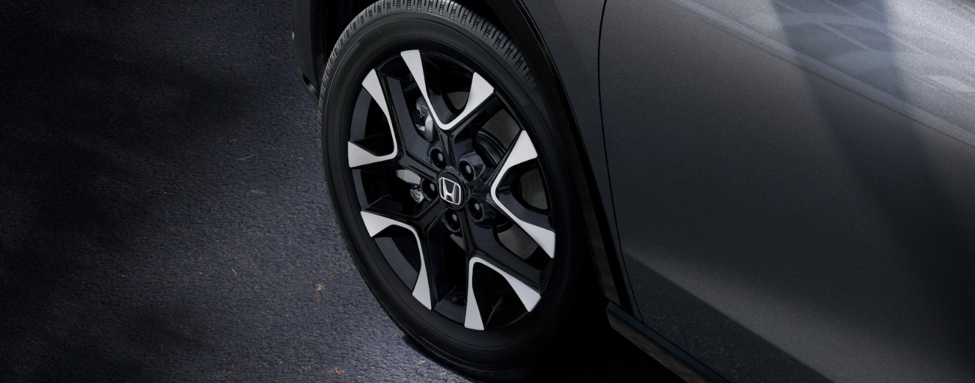 Front driver side rim on a grey 2026 Honda HR-V