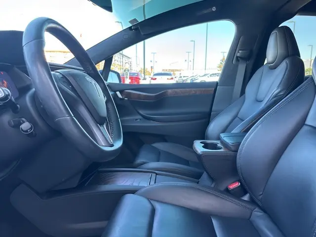 2020 Tesla Model X Long Range photo 24