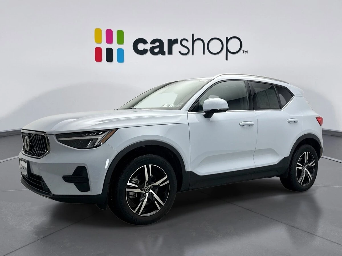 2025 Volvo - image 1