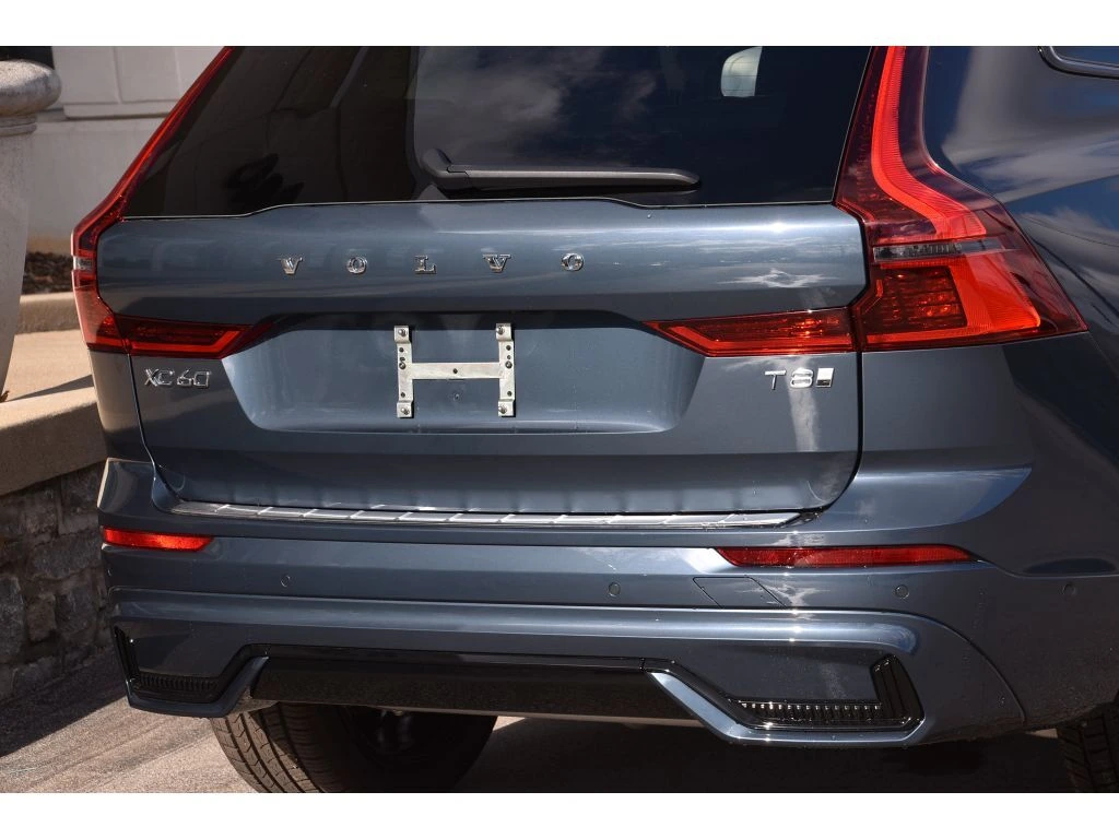 2026 Volvo - image 28