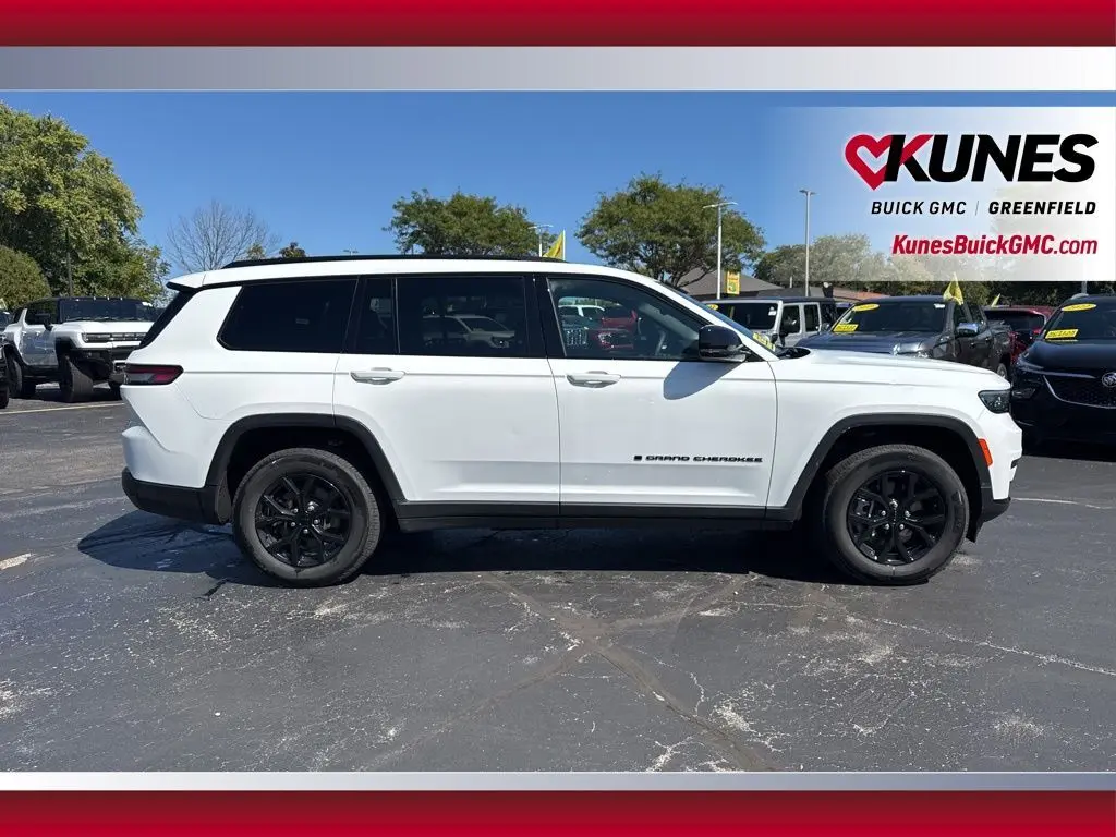 2024 Jeep Grand Cherokee Altitude photo 2