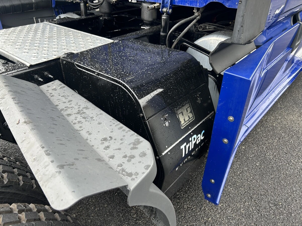 2022 Freightliner Cascadia - image 6