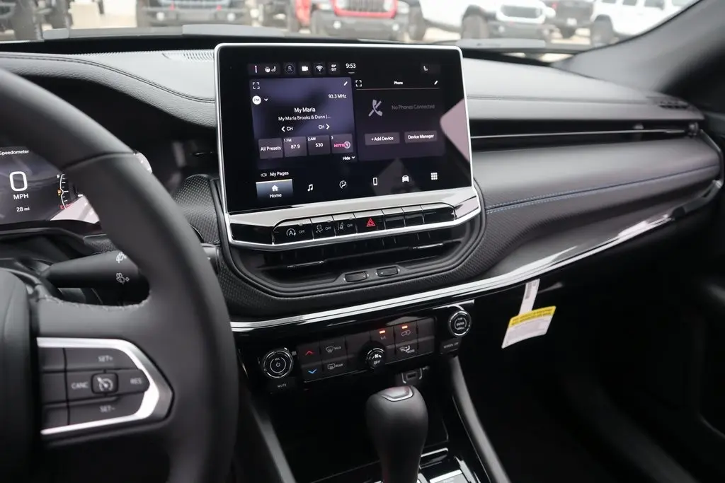 2026 Jeep Compass Latitude photo 4