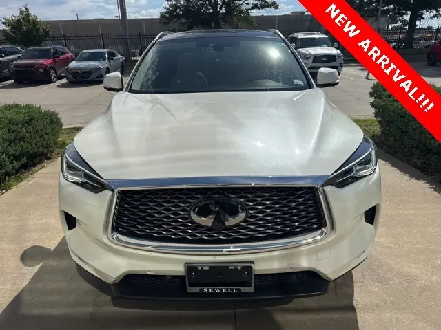 2022 Infiniti QX50 Essential photo 2