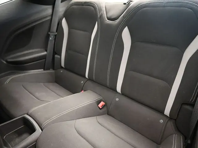 2023 Chevrolet Camaro 1LT photo 12