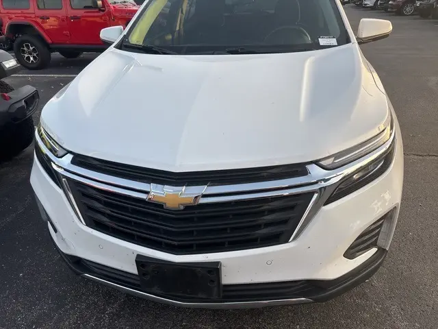 2022 Chevrolet Equinox LT photo 3