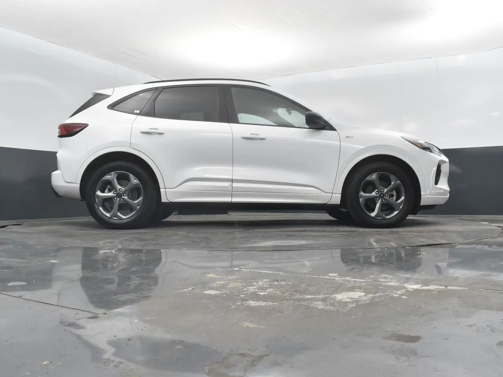 2023 Ford Escape ST-Line photo 41