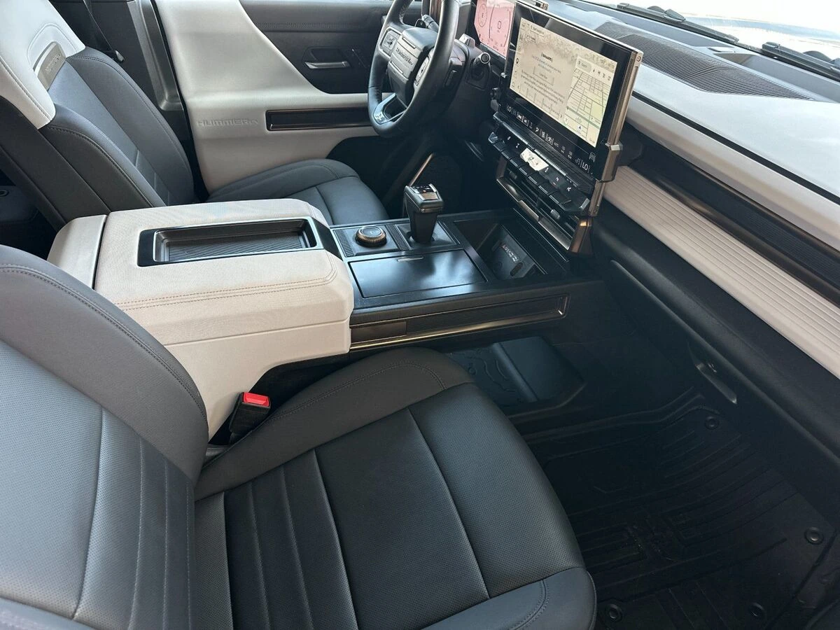 2024 GMC HUMMER EV 2X - Photo 16