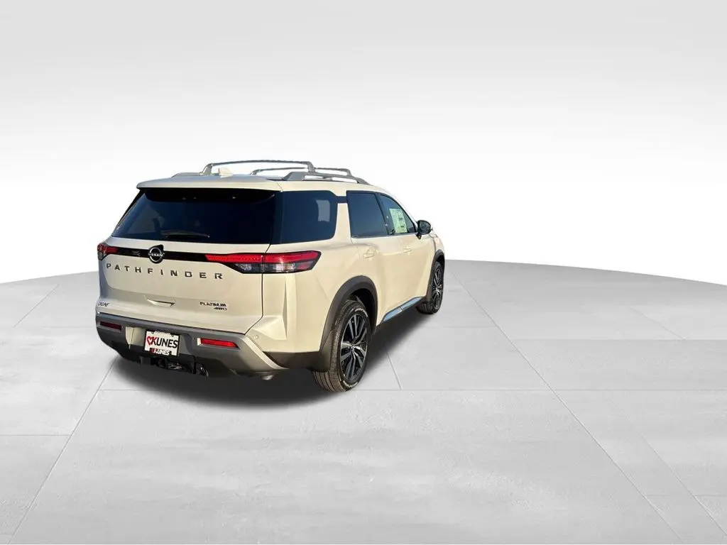 2025 Nissan Pathfinder Platinum photo 2
