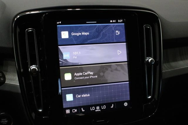 2025 Volvo - image 34