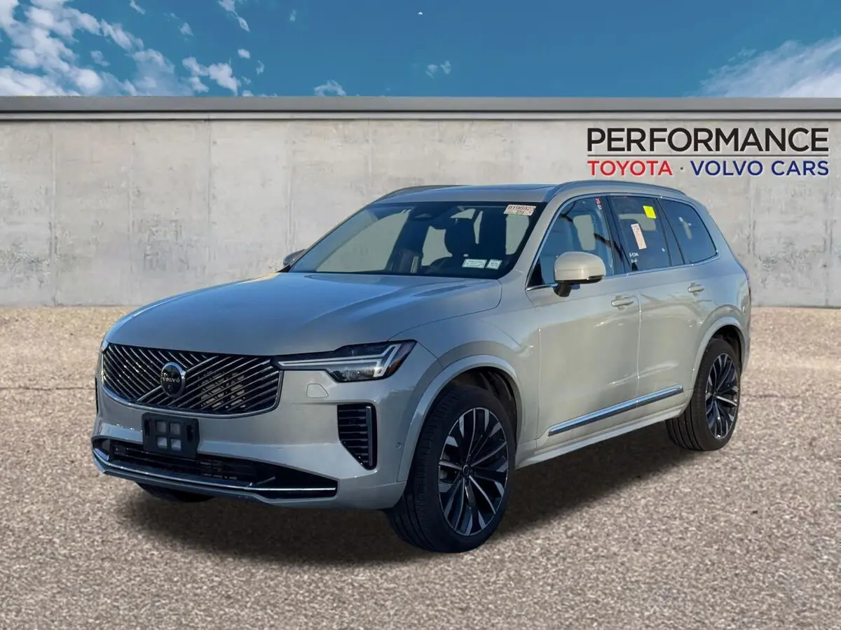 2025 Volvo XC90 Plus's photo