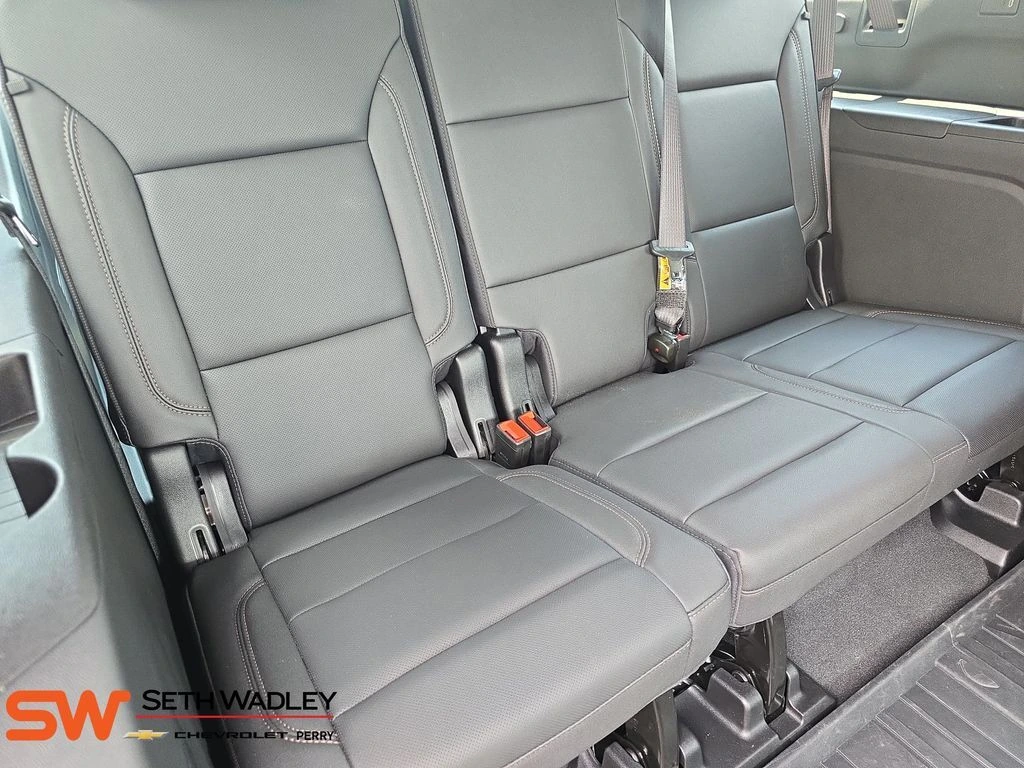 2026 Chevrolet Suburban High Country - Photo 12