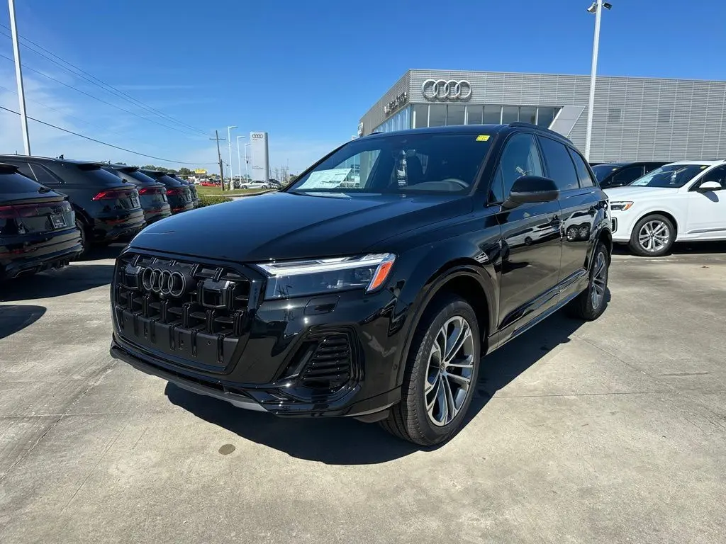 2026 Audi Q7 55 Premium Plus's photo