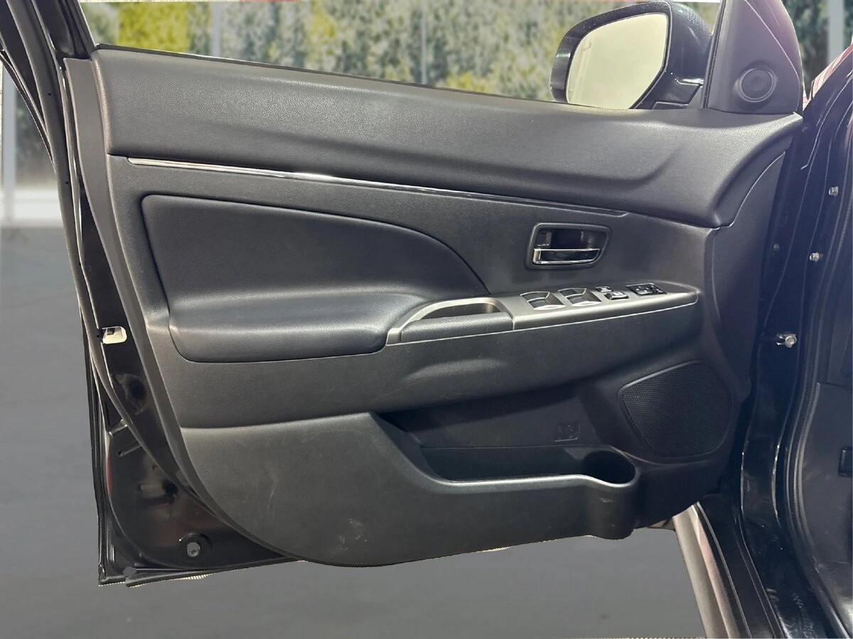 2024 Mitsubishi Outlander Sport SE - Photo 17