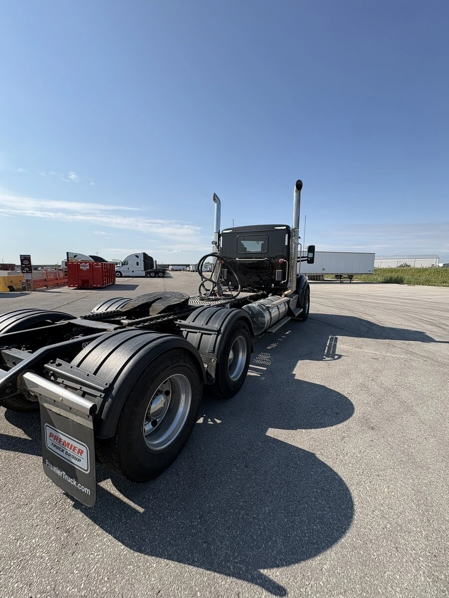 2023 Kenworth T880 — photo 4