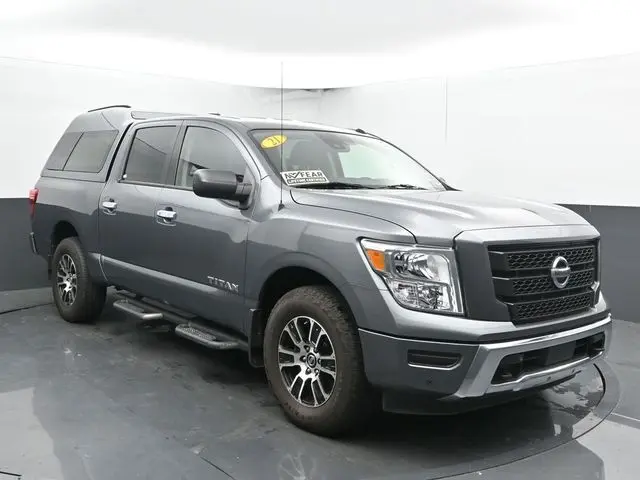 2021 Nissan Titan SV photo 2