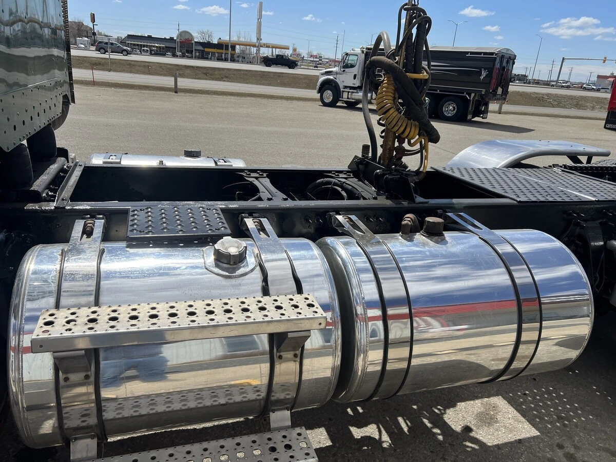 2019 Freightliner 122SD — photo 5