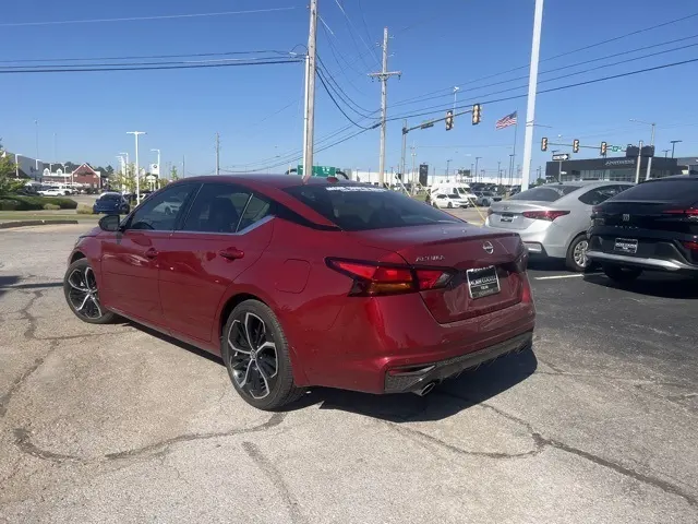 2025 Nissan Altima 2.5 SR photo 3