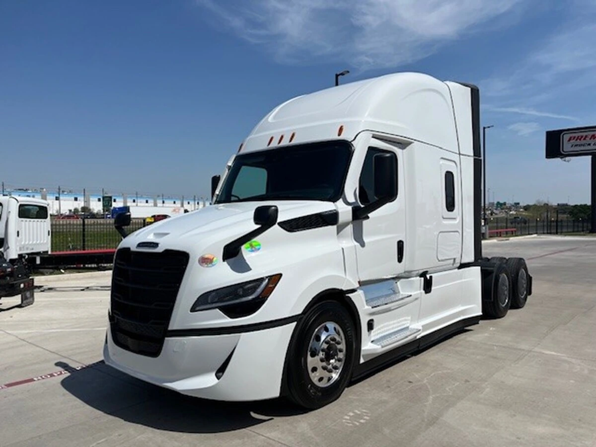 2027 Freightliner - image 1