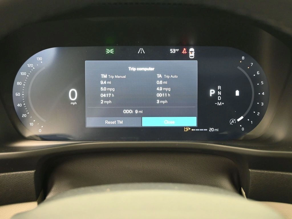 2026 Volvo - image 9