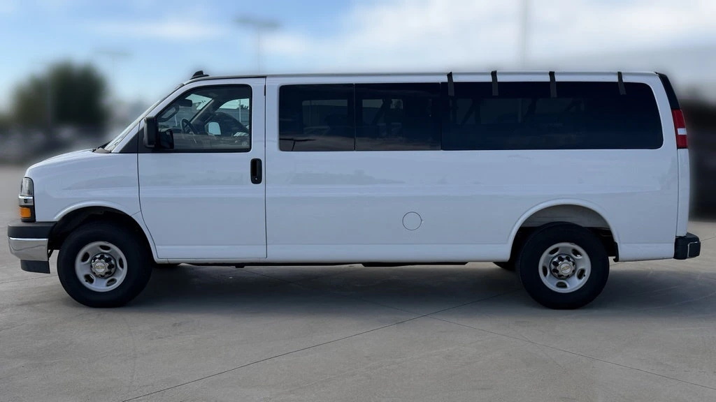 Used 2025 Chevrolet Express Passenger LT with VIN 1GAZGPFP8S1258692 for sale in Kansas City