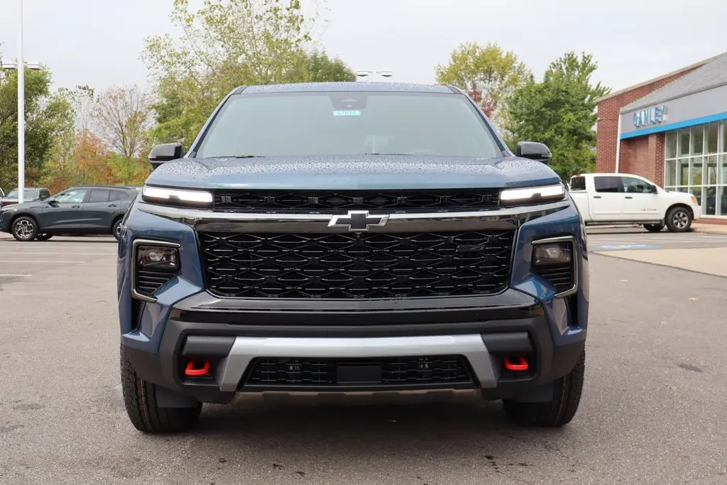 2026 Chevrolet Traverse Z71 photo 2