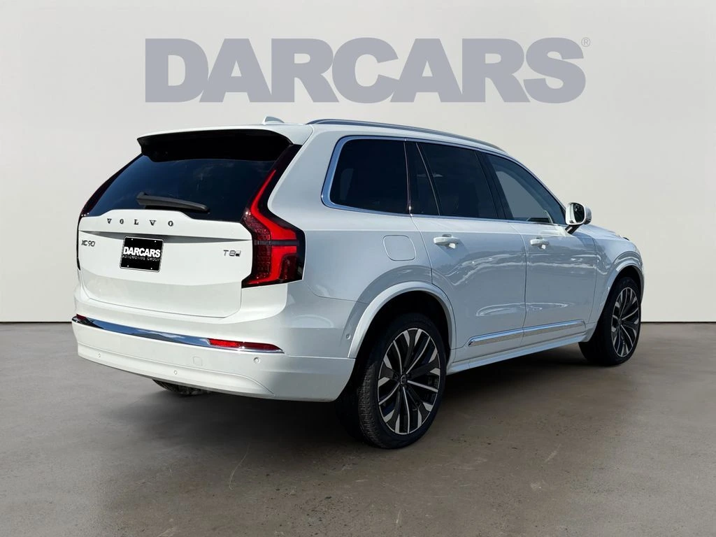 2025 Volvo - image 6