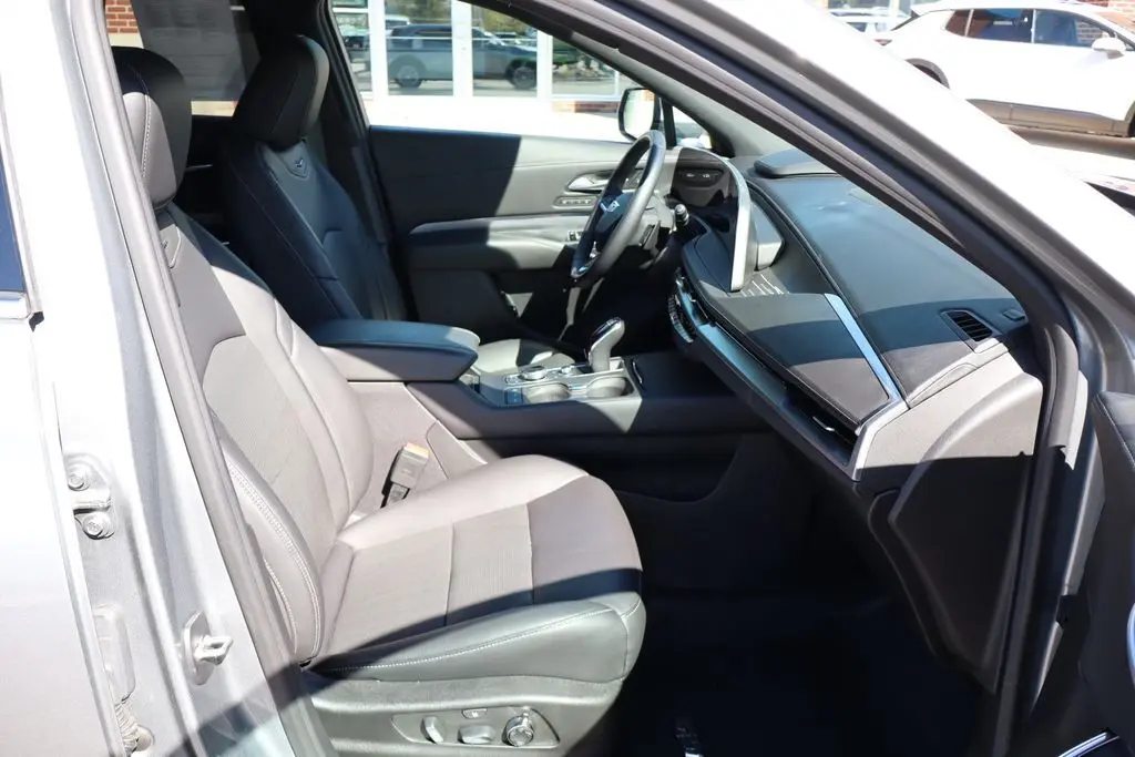 2024 Cadillac XT4 Premium Luxury photo 42