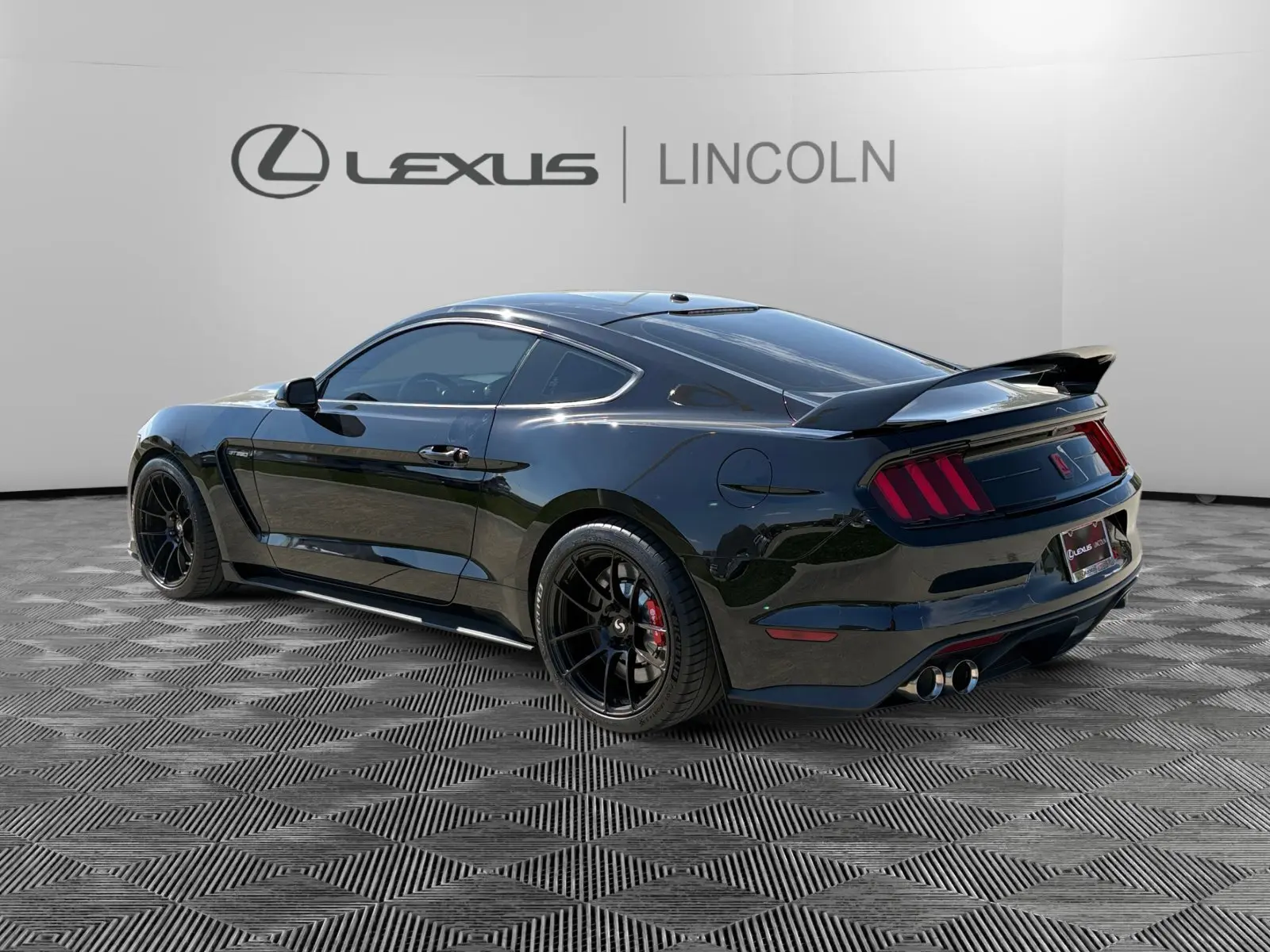 2019 Ford Mustang Shelby GT350R photo 3