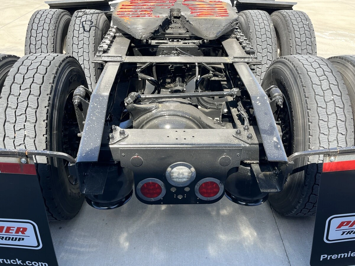 2023 Freightliner Cascadia - image 14