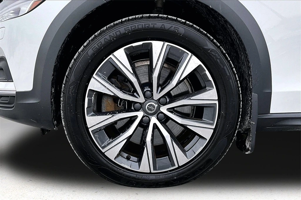 2021 Volvo - image 33