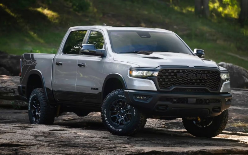 Which engine option is best for towing with the 2026 Ram 1500 around Norman, OK?