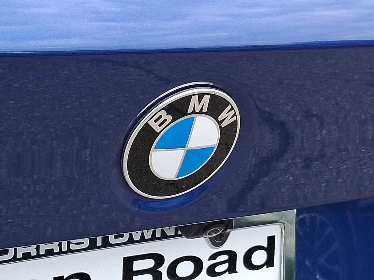 2025 BMW 3 Series 330i - Photo 29